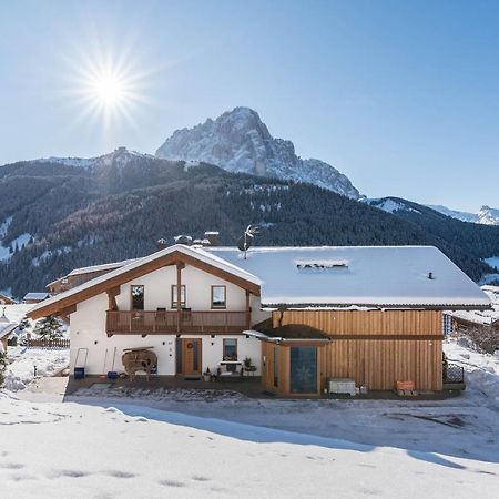 Villa Solinda App Rossini Selva di Val Gardena Exterior foto